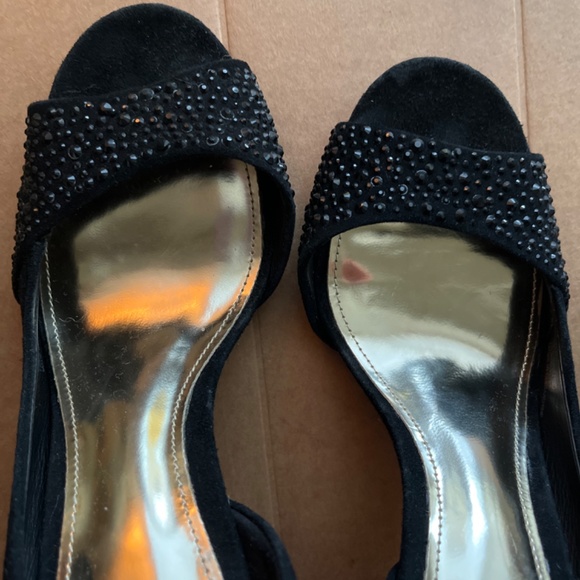 Shoes - Picture 4 of 4